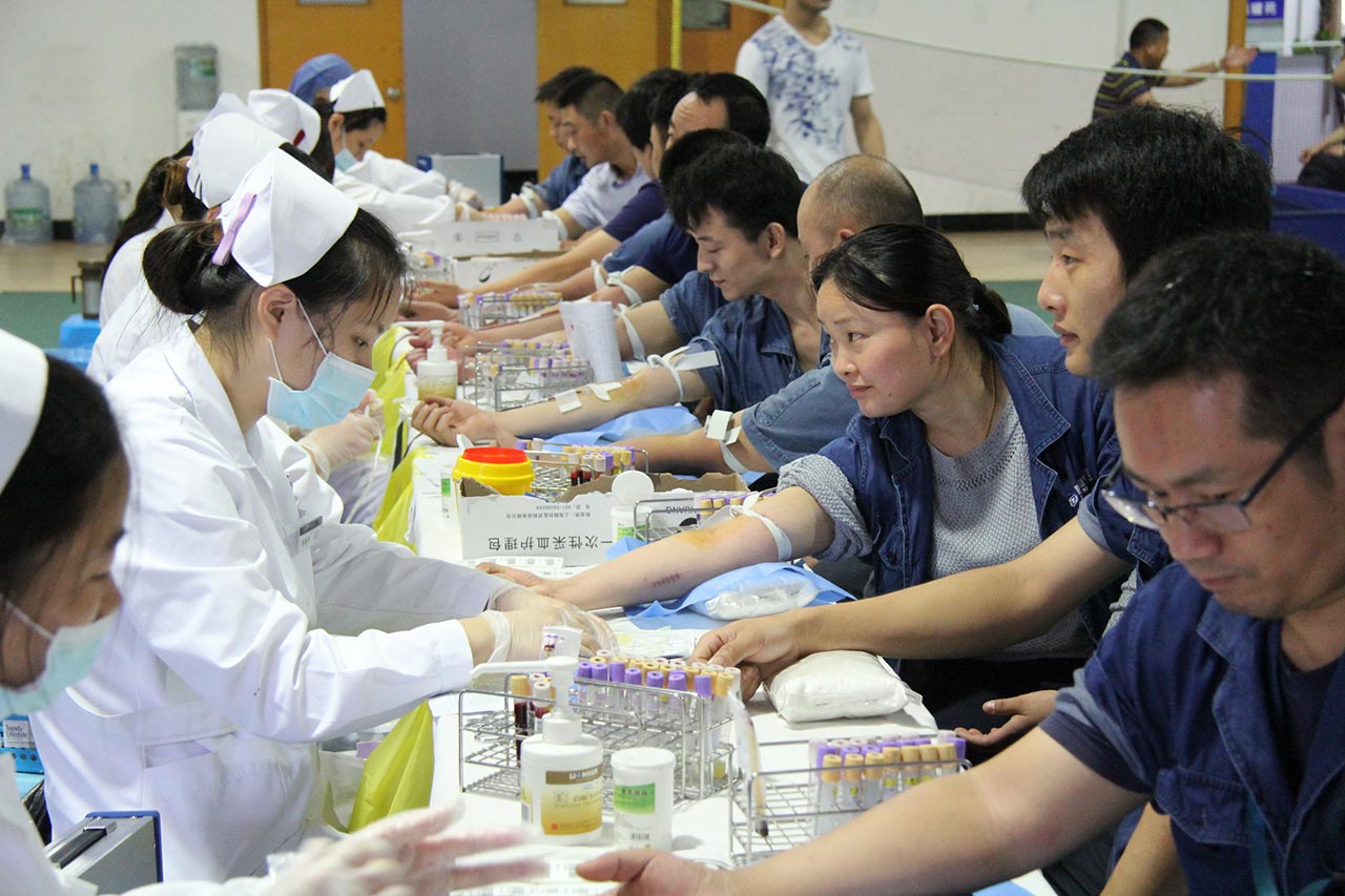 送料機(jī)廠無償獻(xiàn)血 送料機(jī)廠無償獻(xiàn)血